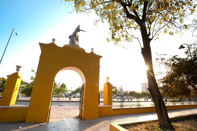 Shore excursion Cartagena city tour - Walled City walking tour: narrow lanes, churches, and a smart route