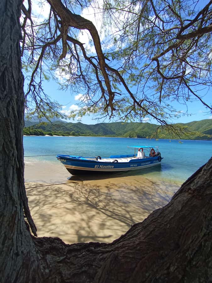 SPEEDBOAT TOUR TO TAYRONA CRISTAL BEACH - Why Playa Cristal feels different inside Tayrona