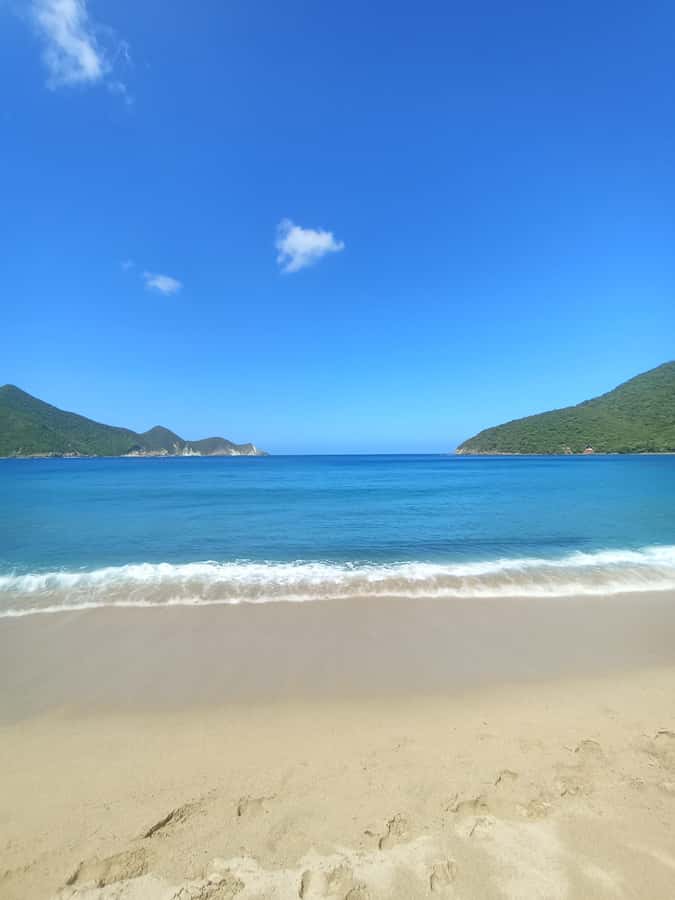SPEEDBOAT TOUR TO TAYRONA CRISTAL BEACH - The bays you pass: Santa Marta, Taganga, and the rest