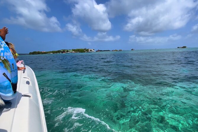 Sport Boat : Rosario Island,lunch on private island - Sailing through the Rosario Islands: you see the archipelago, not just one beach