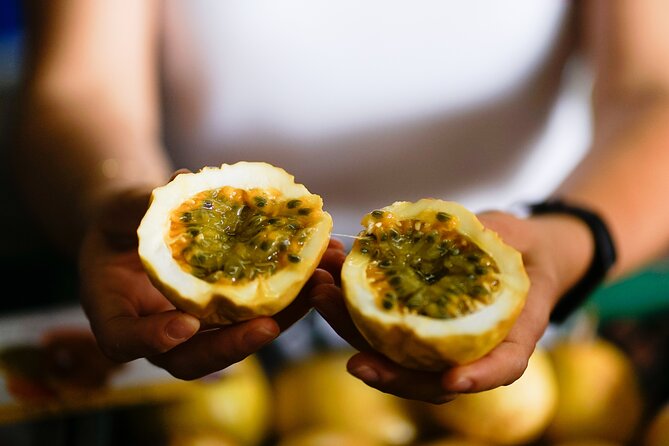 Street Food Tour - Live A Unique Gastronomic Experience - Stop 1: La Alameda Park and the neighborhood context
