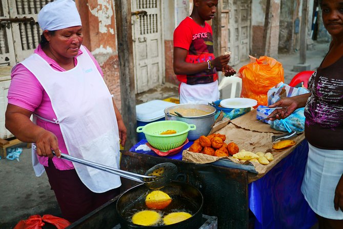 Street Food Tour of Cartagena - Meeting at the Torre del Reloj and stepping into the walled-city feel