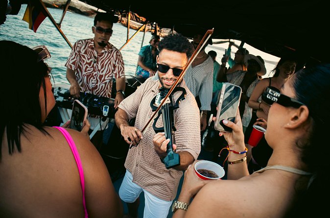 Sunset boat party - Who This Sunset Boat Party Is Best For