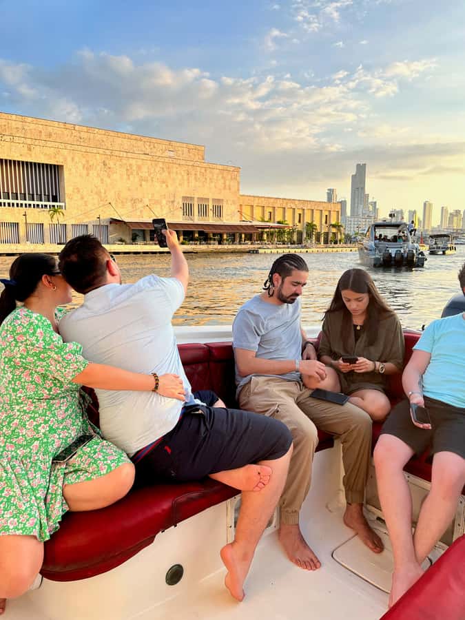Sunset boat tour open bar and free club entrance Cartagena - Getting on the water from Sibarita del Mar
