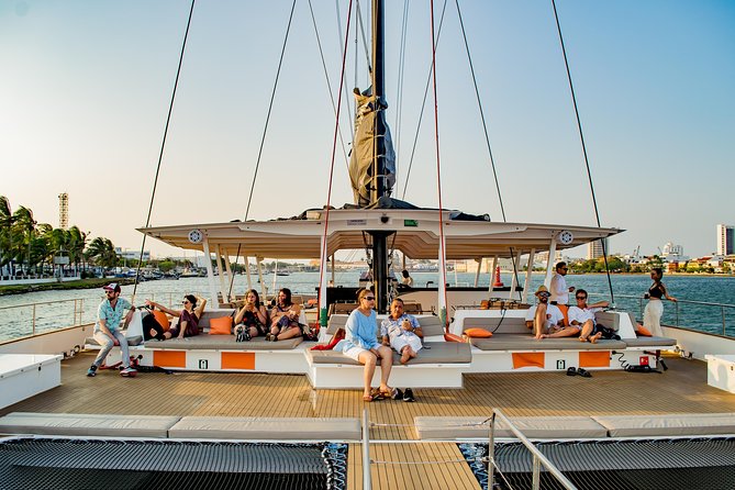 Sunset Cruise in Cartagena - Where You Start: Finding Muelle de la Bodeguita, Puerta 1