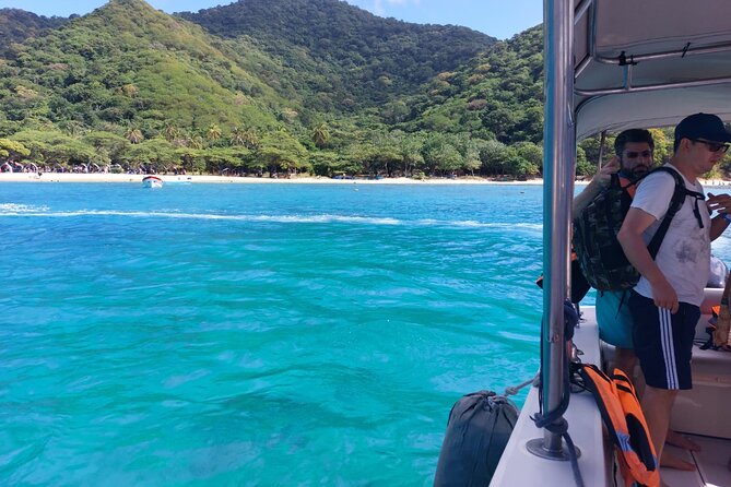 Tayrona by sea - From Santa Marta Marina to Bay of Cinto: the morning views