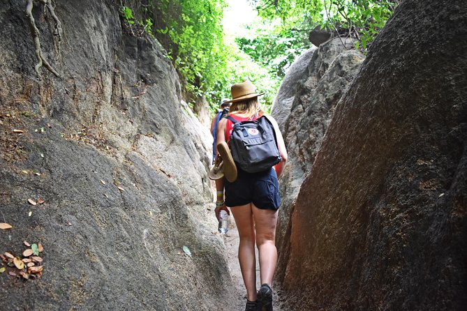 Tayrona Park Hike And Beach Day - Cañaveral trailhead: stretching, heat management, and real hiking