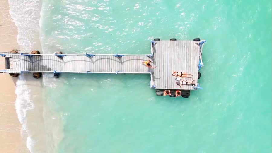Tierra Bomba Island: A day at Marine Beach Club - First hour at Marine Beach Club: welcome drink and beach time