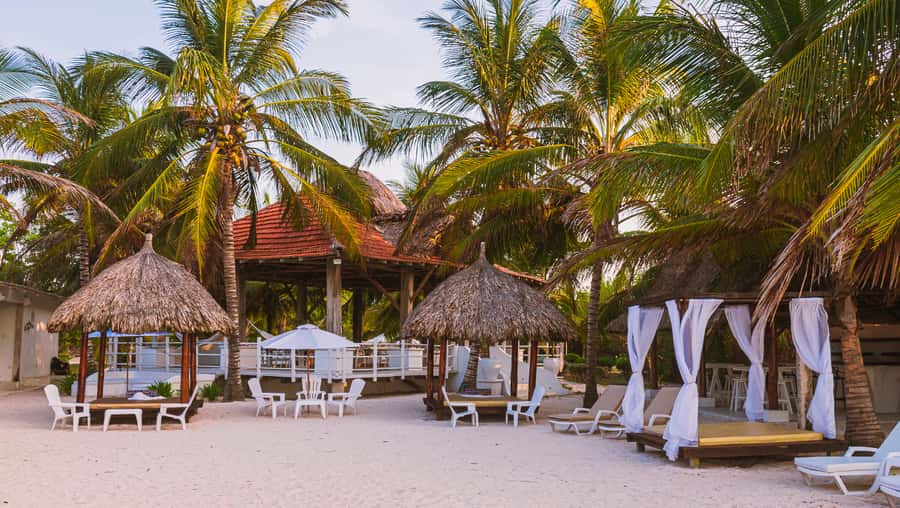 Tierra Bomba Island: A day at Marine Beach Club - Getting there: Castillogrande to the island by boat