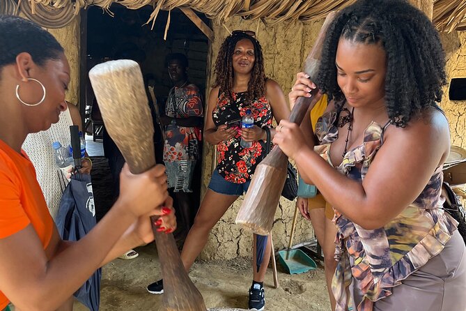 Tour a san Basilio de Palenque desde cartagena - Lunch and water: included and worth making time for