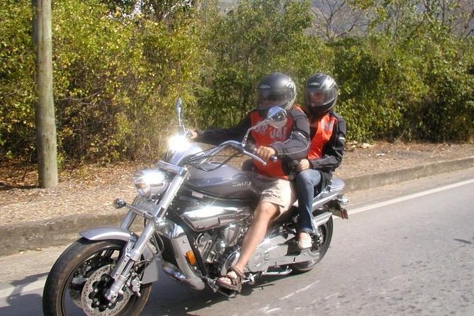 Tour Cali on a high-capacity cruiser motorcycle - Cristo Rey & Yanaconas - The guide factor: personal pace and clear explanations