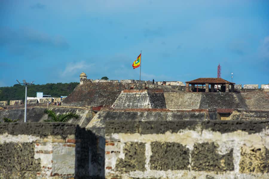 Tour Compartido al Castillo San Felipe de Barajas Cartagena - Castillo San Felipe de Barajas: a fortress explained like a system