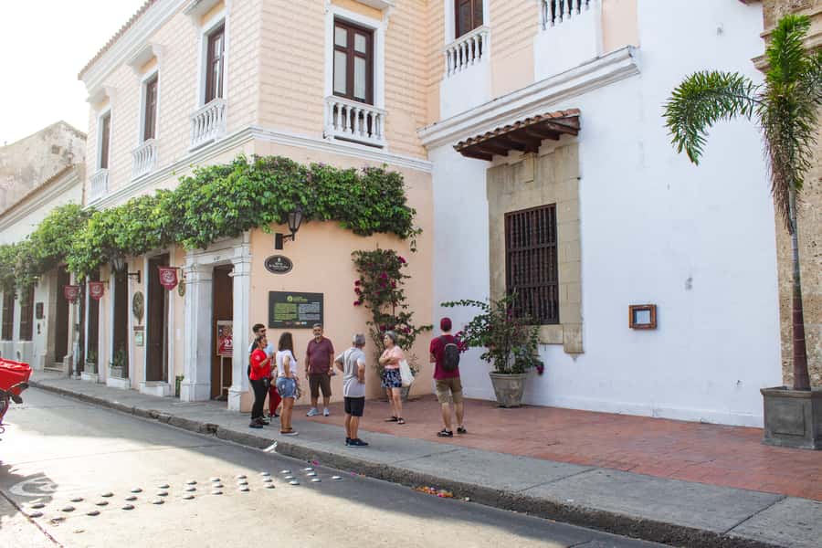Tour Compartido de Gabriel García Marquez en Cartagena - How Much Walking Really Means, and Who This Tour Suits