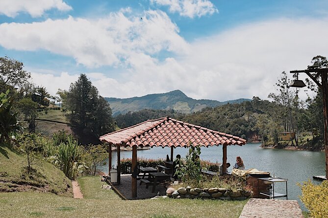 Tour Guatapé - Morning Pickup and Included Meals: Simple, Solid Value
