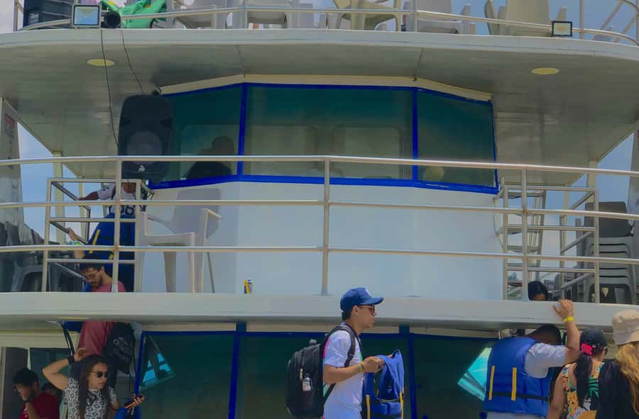 Tour Guatapé - Piedra del Peñol with departure from Medellín - Guatapé Lake boat cruise: the best moving viewpoint