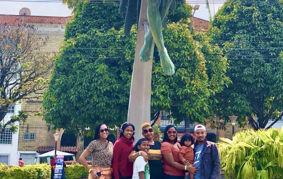 Tour Guatapé - Piedra del Peñol with departure from Medellín - Guatapé town on foot: boardwalk, memories street, and umbrellas