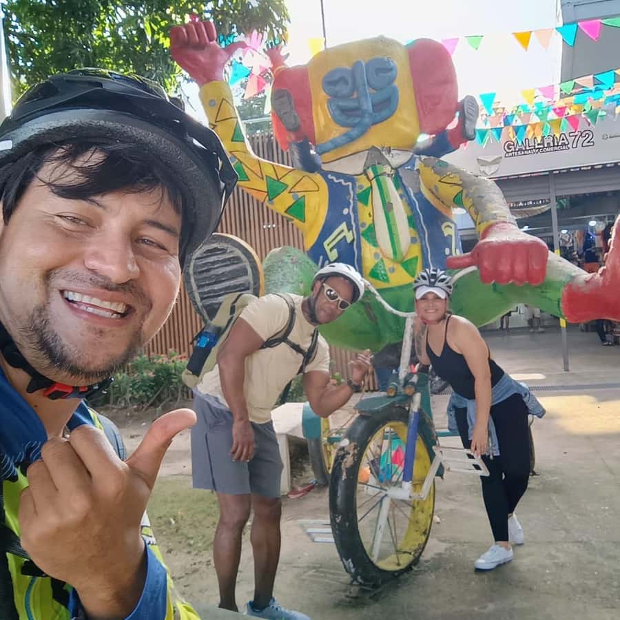 Tour in bike in Barranquilla - Food on the Move: Coco, Papa Rellena, Caribañola