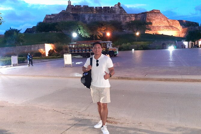 Tour in Chiva 5 hours through the City of Cartagena - The Chiva Plan in 4 Hours 50 Minutes