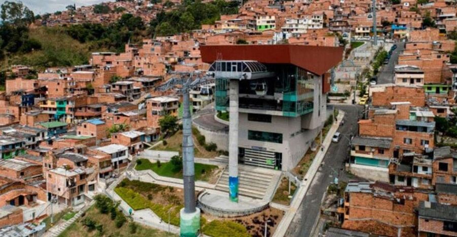 Tour Medellín: Pablo Escobar and Commune 13 - Price and value: what $115 per person really buys you