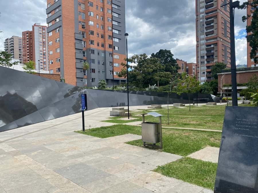 Tour Medellín: Pablo Escobar and Commune 13 - Who should book this Medellín tour (and who might skip it)
