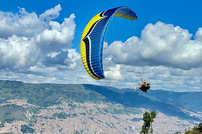 Tour Paragliding in Medellín. - Entering the Estadero El Voladero Start Point (Km 6, San Félix corridor)