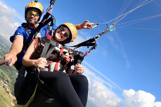 Tour Paragliding in Medellín. - Soaring Over Medellín: Tandem Flying Using Wind Currents