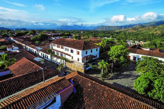 Tour Santa Fe de Antioquia - Markets and Exotic Fruit Tasting: The Small Stop That Feels Real