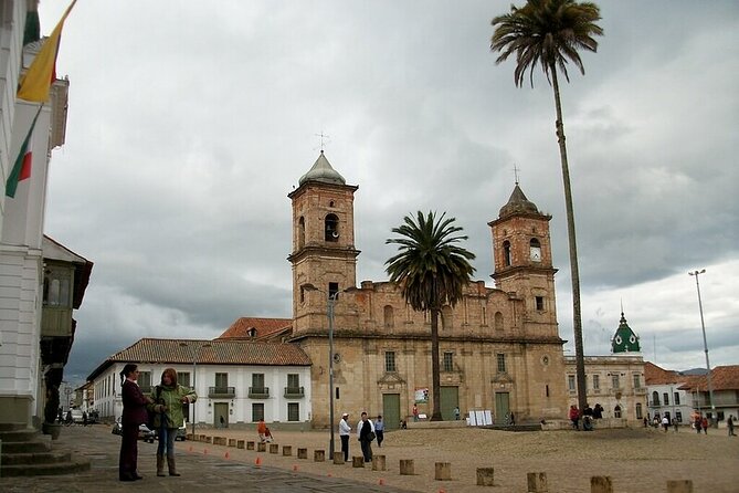 Transportation to Zipaquira´s Salt Cathedral and Guatavita Lagoon - Guatavita Golden Lake: marked trails and a driver who waits