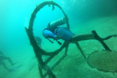 Under a sea of adventures, unforgettable diving.