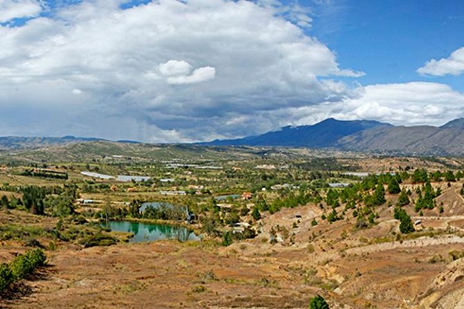 Villa de Leyva Private Full-Day Trip from Bogota - Villa de Leyva on foot: Alcaldía walking time and the colonial center