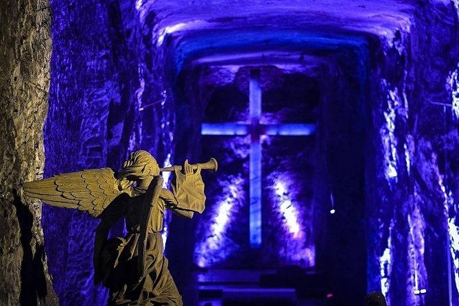 VIP Bogota City Tour & Salt Cathedral: Monserrate, Candelaria 12h - Chocolate and cafés: the Cacaote stop you will remember