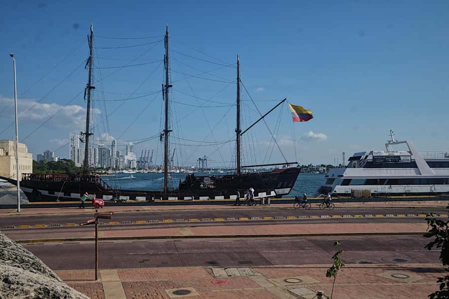 Walled City, Getsemani San Felipe Castle Cartagena City Tour - Timing, heat, and what to bring so your day stays pleasant