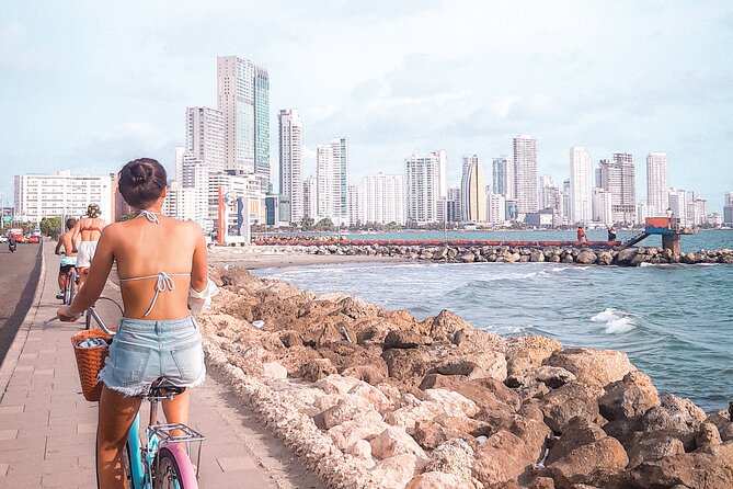 Walled City, San Felipe Castle & Popa Convent Cartagena City Tour - Quick hits in the Old Town core: Clock Tower, Las Bóvedas, and the plazas