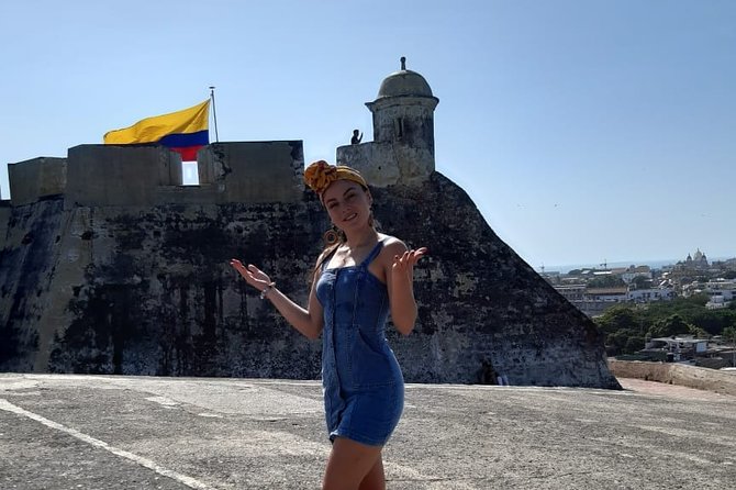 Walled City, San Felipe Castle & Popa Convent Cartagena City Tour - Food and comfort: corn cakes, coconut water, and the hot-day rhythm