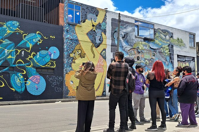 Walls of Wonder: Immersive Journey through Distrito Graffiti - Distrito Graffiti’s Mission: Art as a Loud, Public Conversation