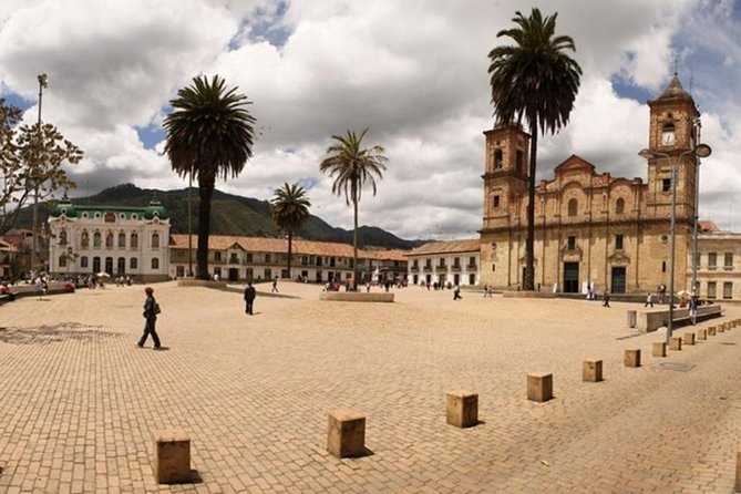 Zipaquirá Salt Cathedral: An architectural wonder. - What you get with the private format, and how to use it